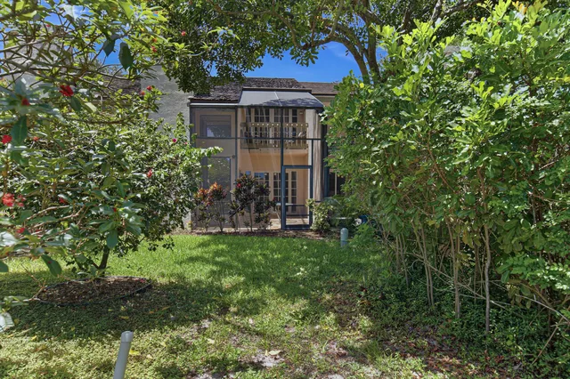  Residence photo 32