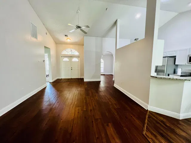 Residence photo 2