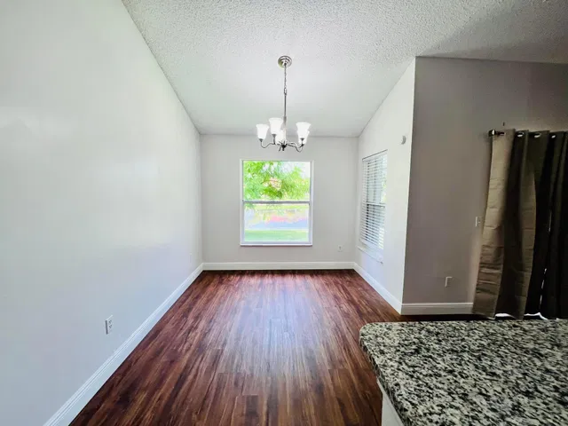 Residence photo 8