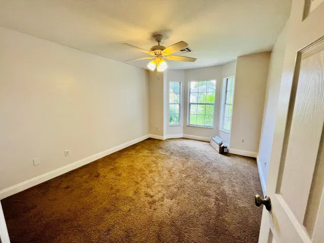 Residence photo 11