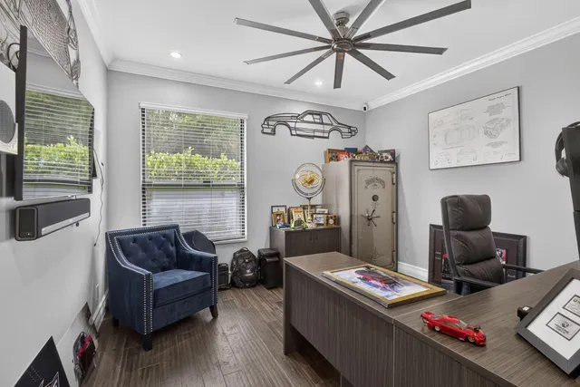 Residence photo 52
