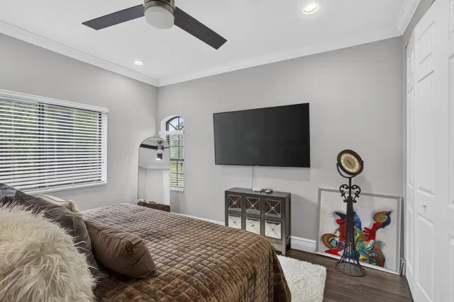 Residence photo 62