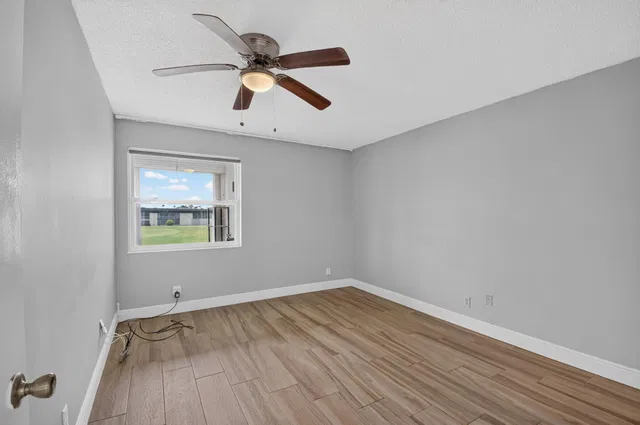 Residence photo 22
