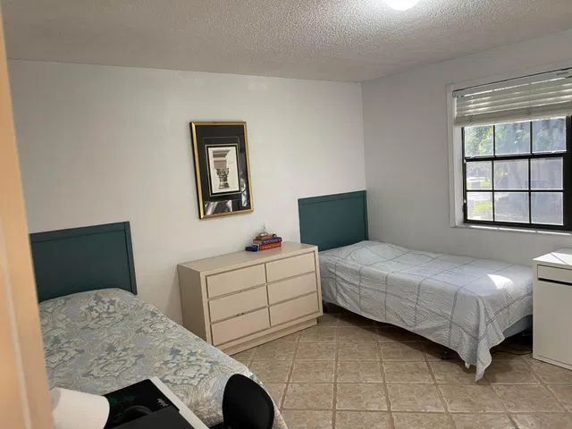 Unit F photo 26