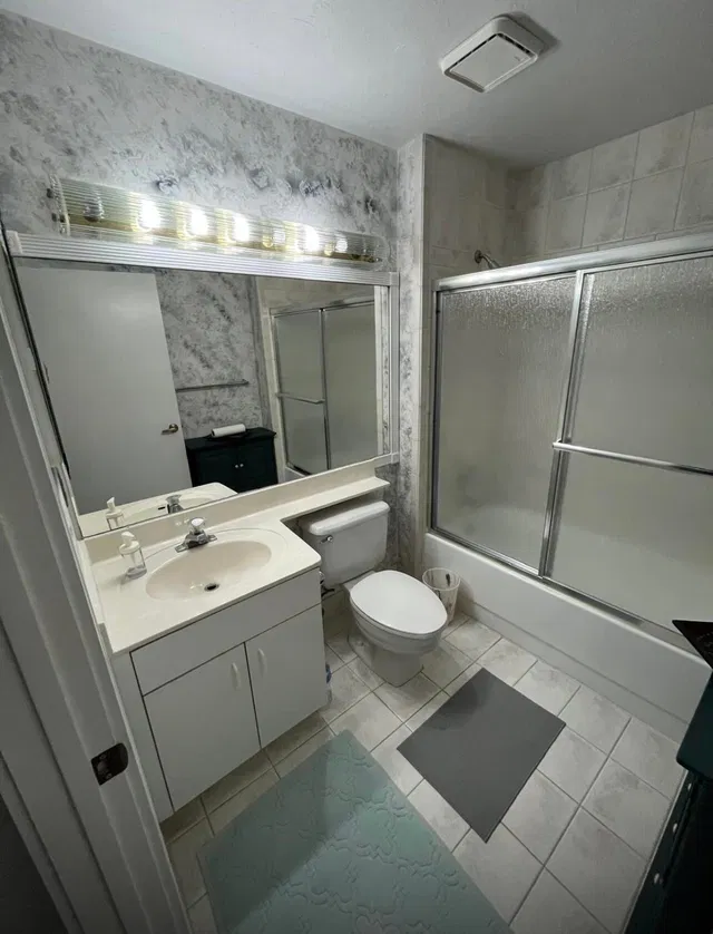 Unit F photo 43