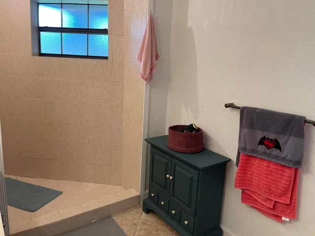 Unit F photo 46