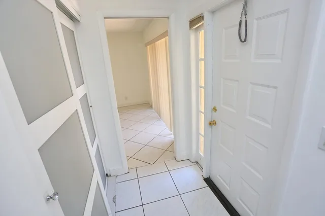 Unit C photo 8