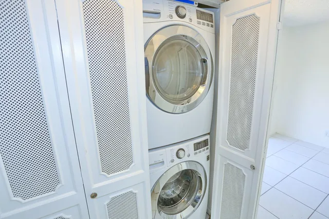 Unit C photo 17