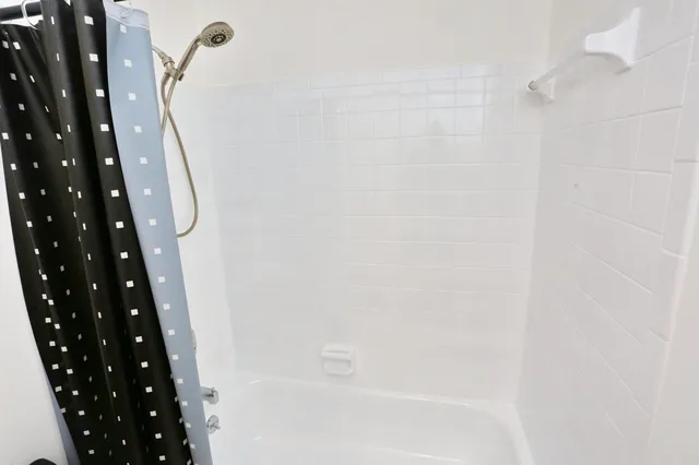 Unit C photo 29