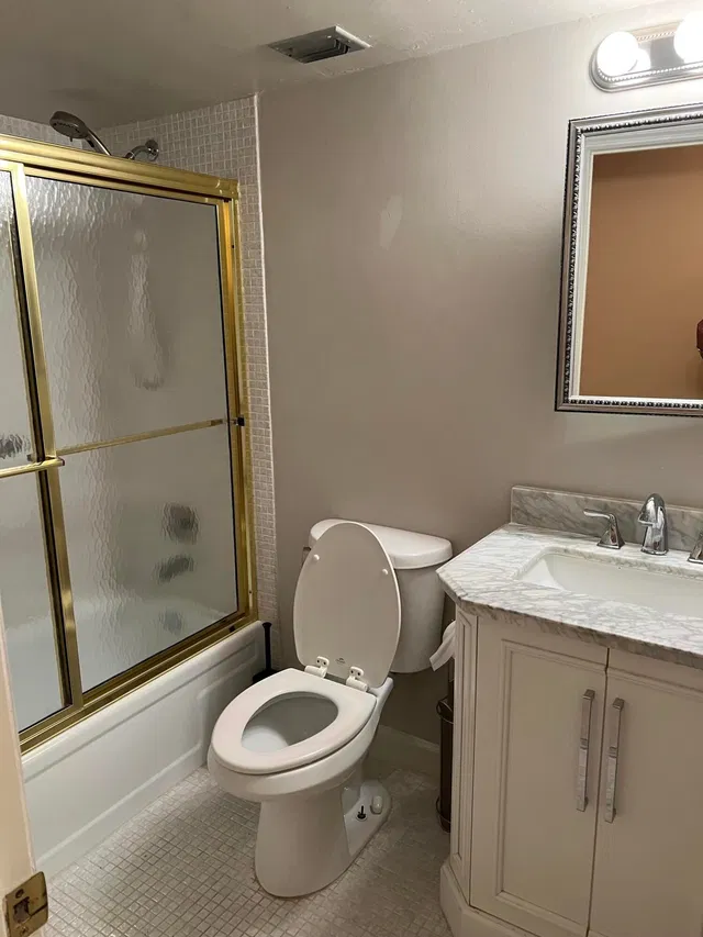 Unit E photo 10