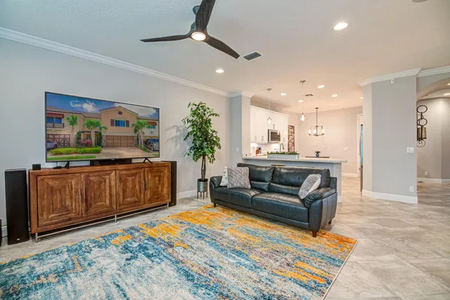 Residence photo 5