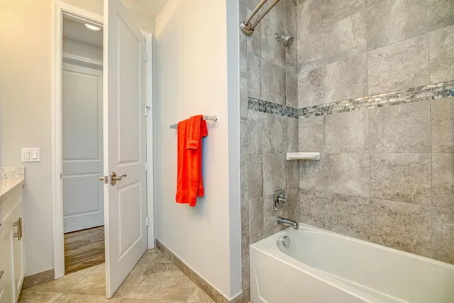 Residence photo 30