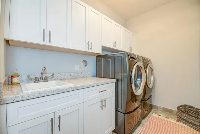Residence photo 32