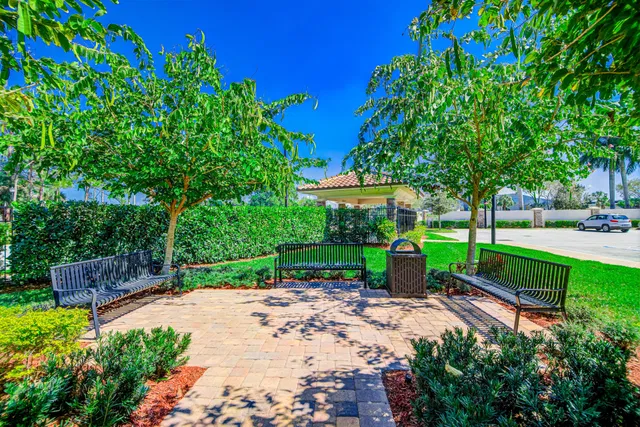 Residence photo 83
