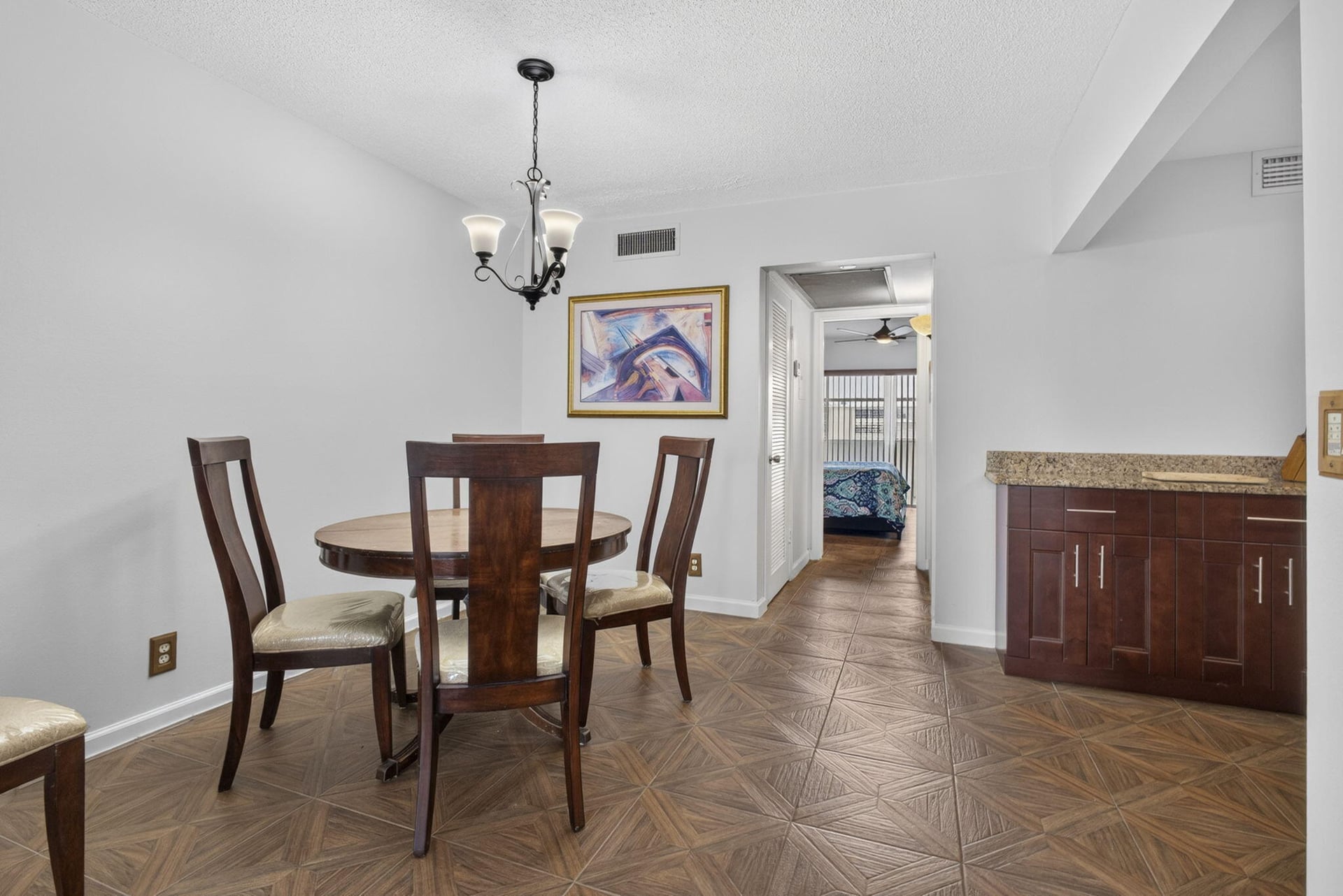  Residence photo 6
