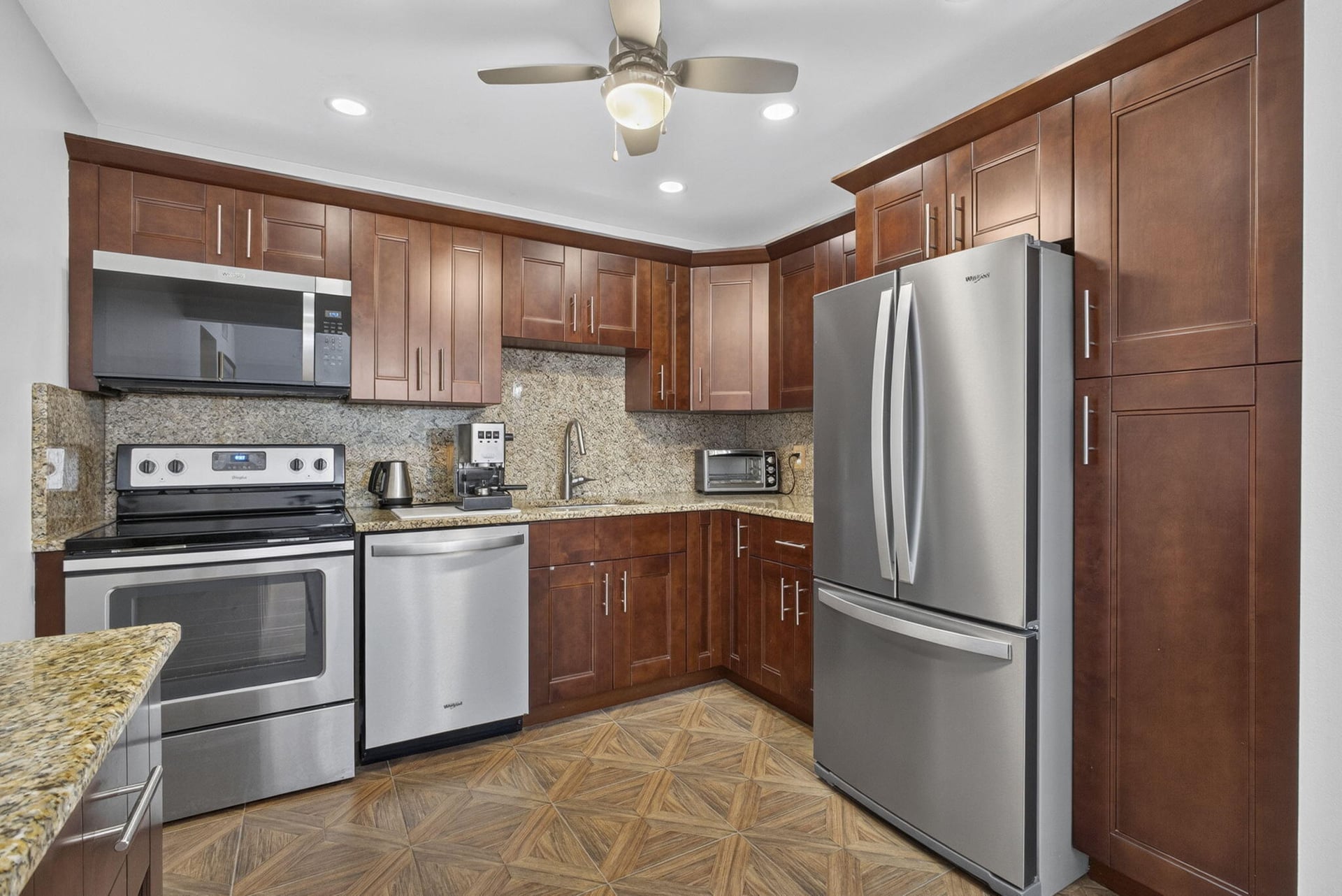  Residence photo 9