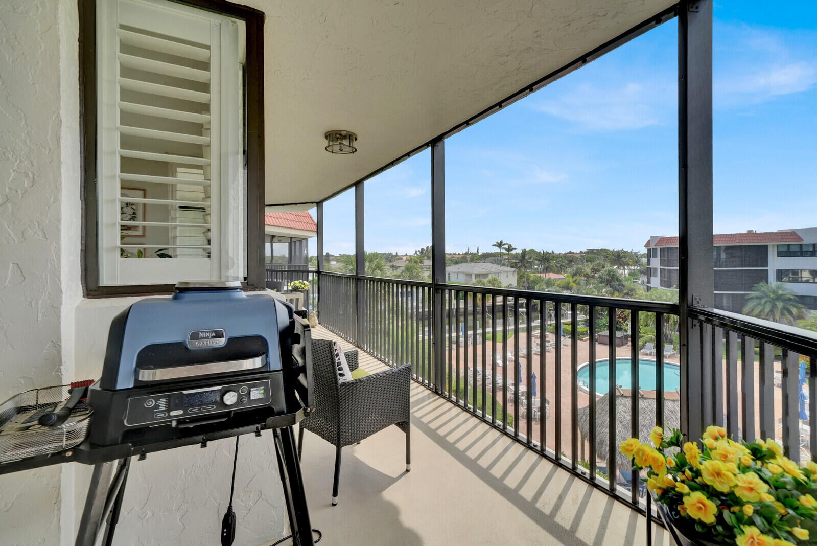 Unit 403 photo 32