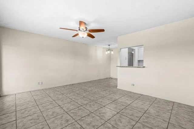 Residence photo 4