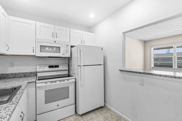Residence photo 6