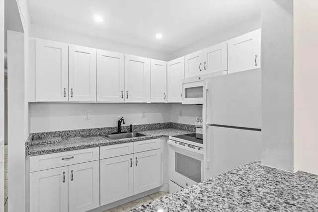 Residence photo 8