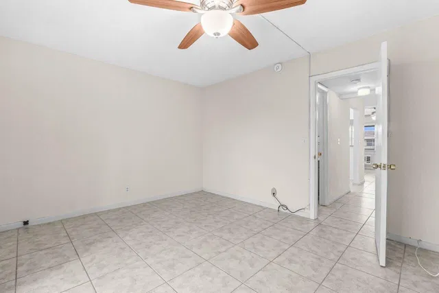 Residence photo 17