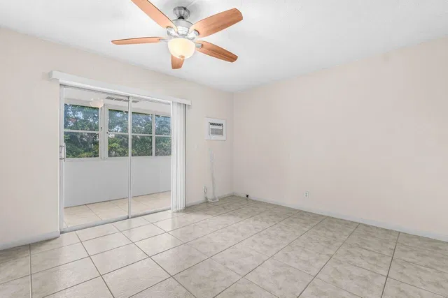Residence photo 18