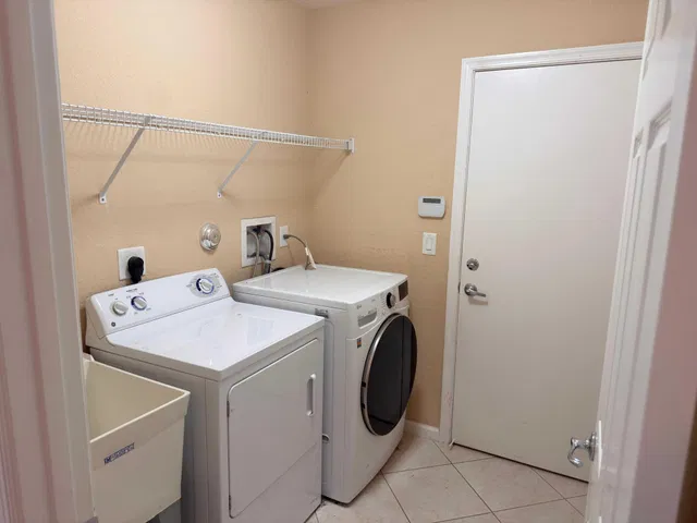 Residence photo 15