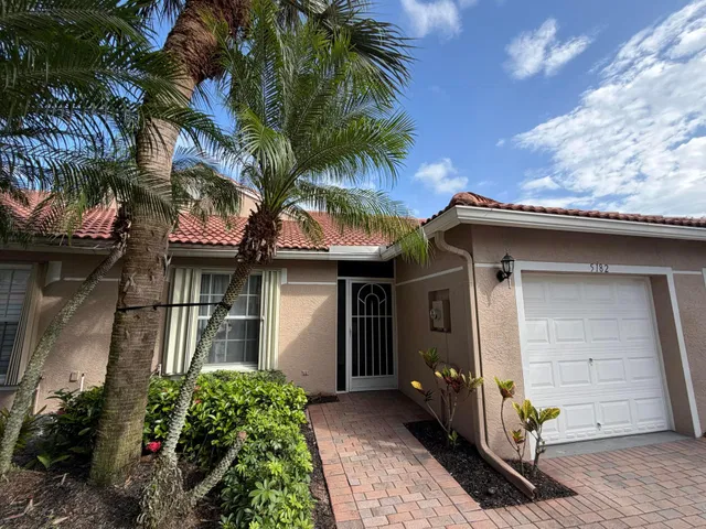 Residence photo 3