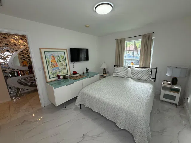 Residence photo 12