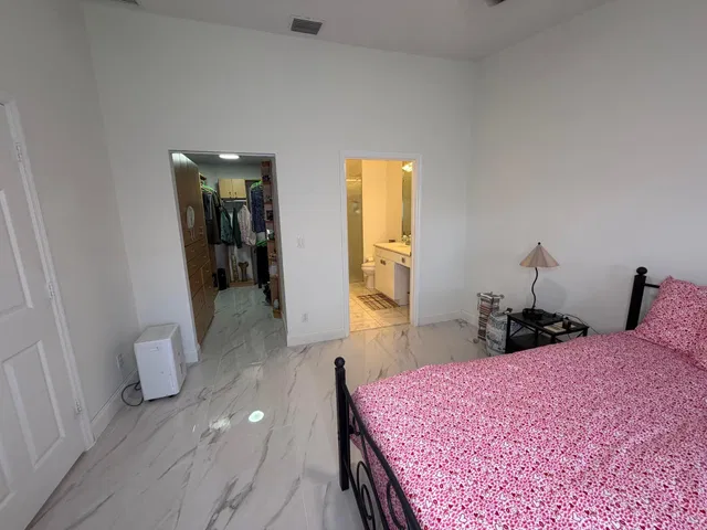 Residence photo 18