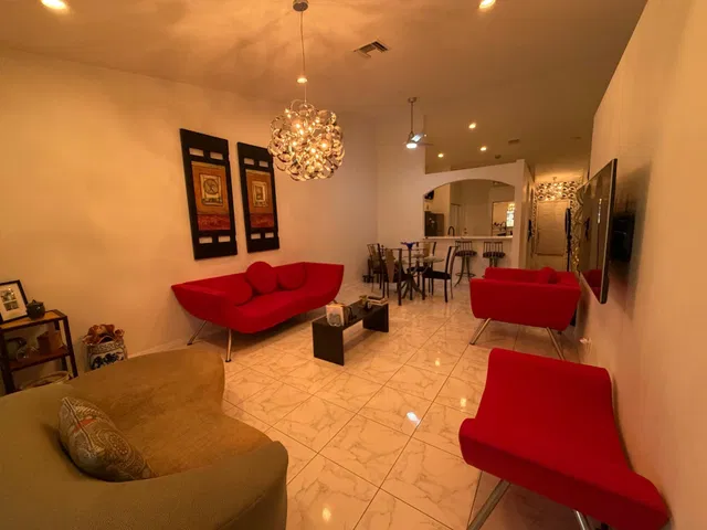 Residence photo 25