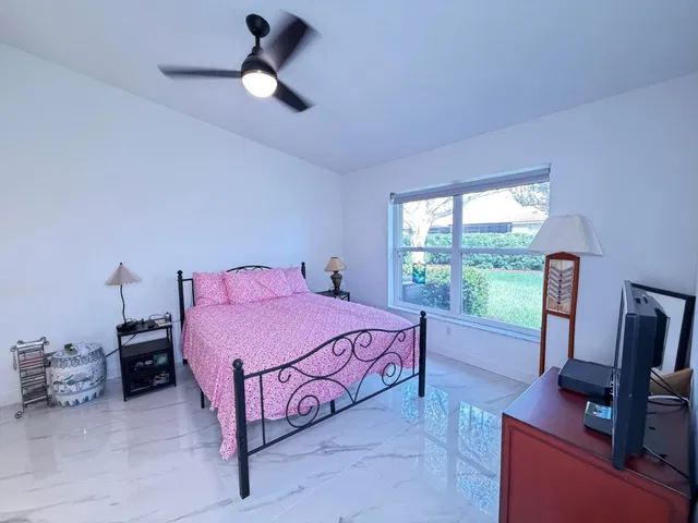 Residence photo 33