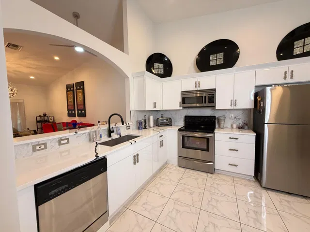 Residence photo 52