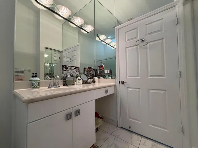 Residence photo 62