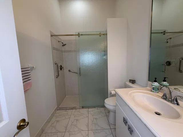 Residence photo 72