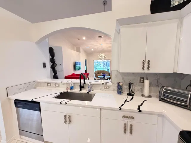 Residence photo 82