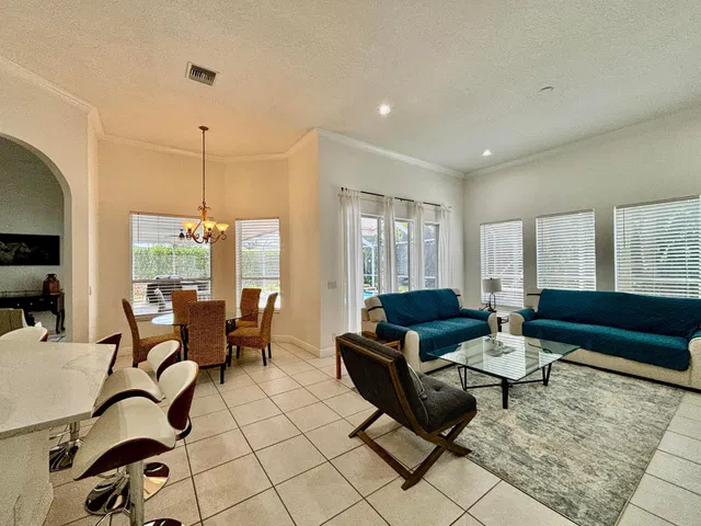  Residence photo 12