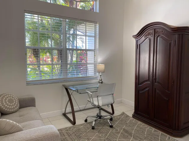  Residence photo 19