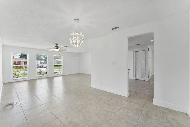 Residence photo 3