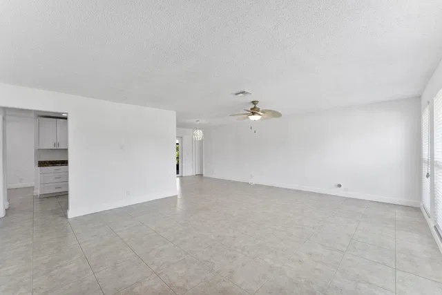 Residence photo 4