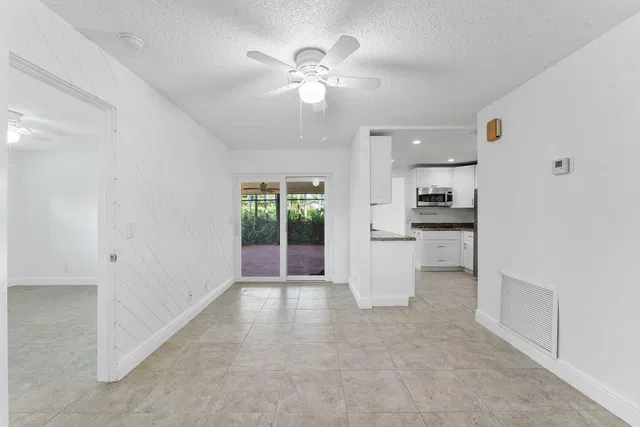 Residence photo 5