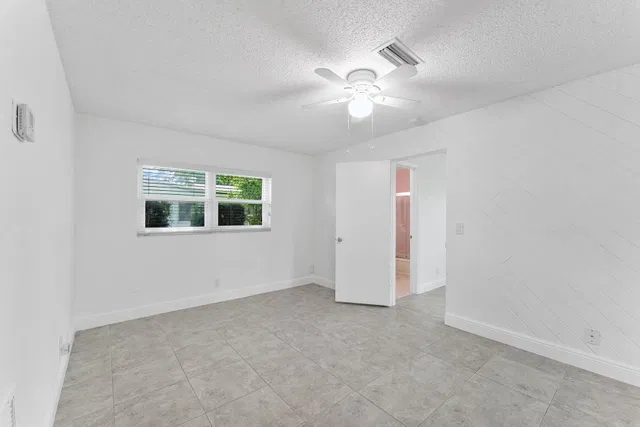 Residence photo 6