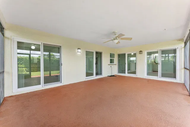 Residence photo 17