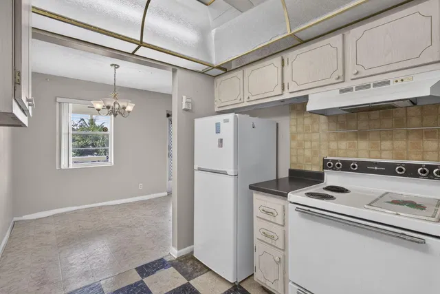 Residence photo 18