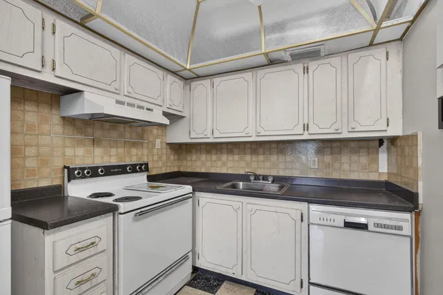 Residence photo 20