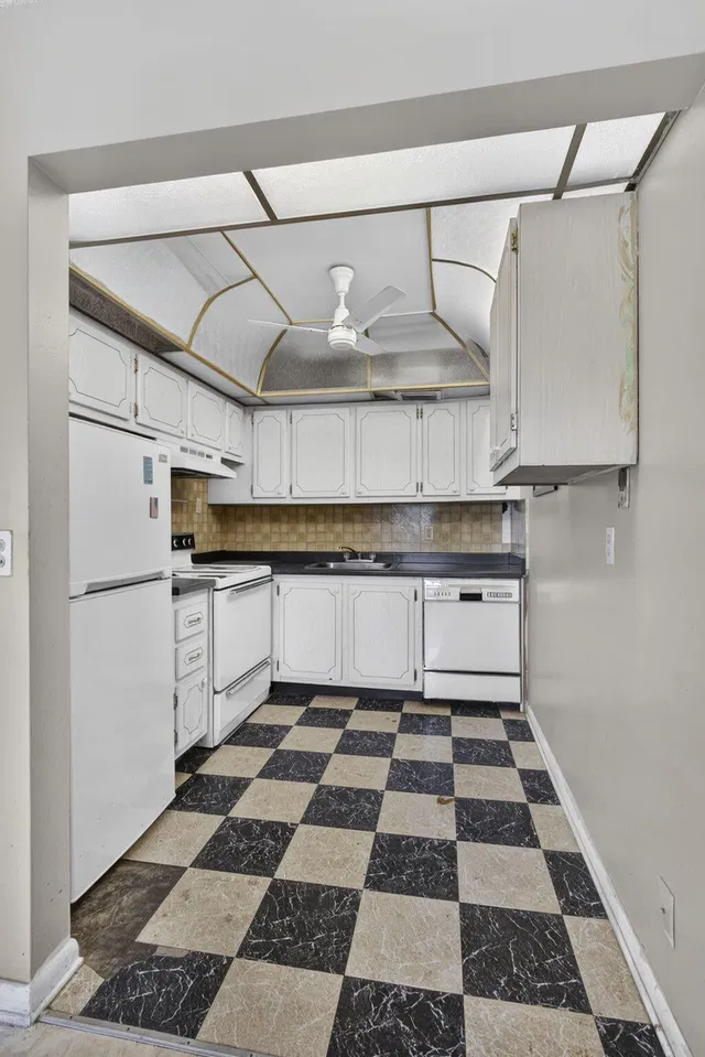 Residence photo 22