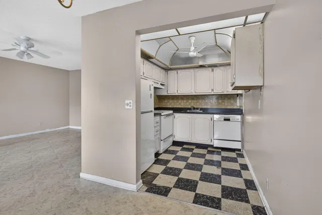 Residence photo 24