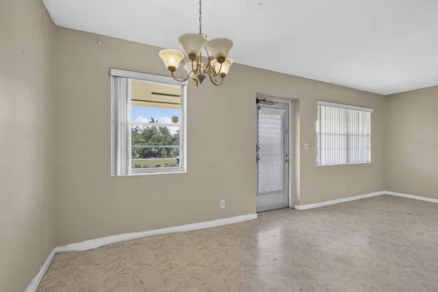Residence photo 25