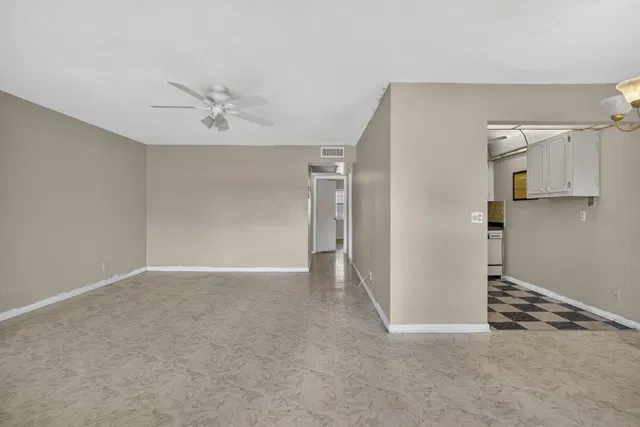 Residence photo 30