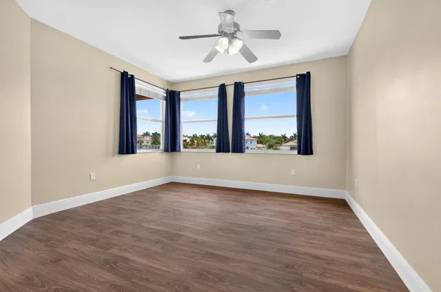 Residence photo 22